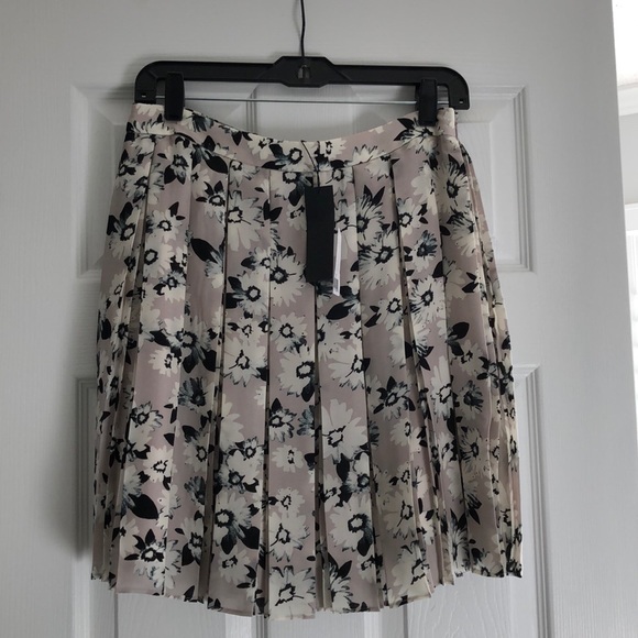 Banana Republic Dresses & Skirts - banana republic skirt